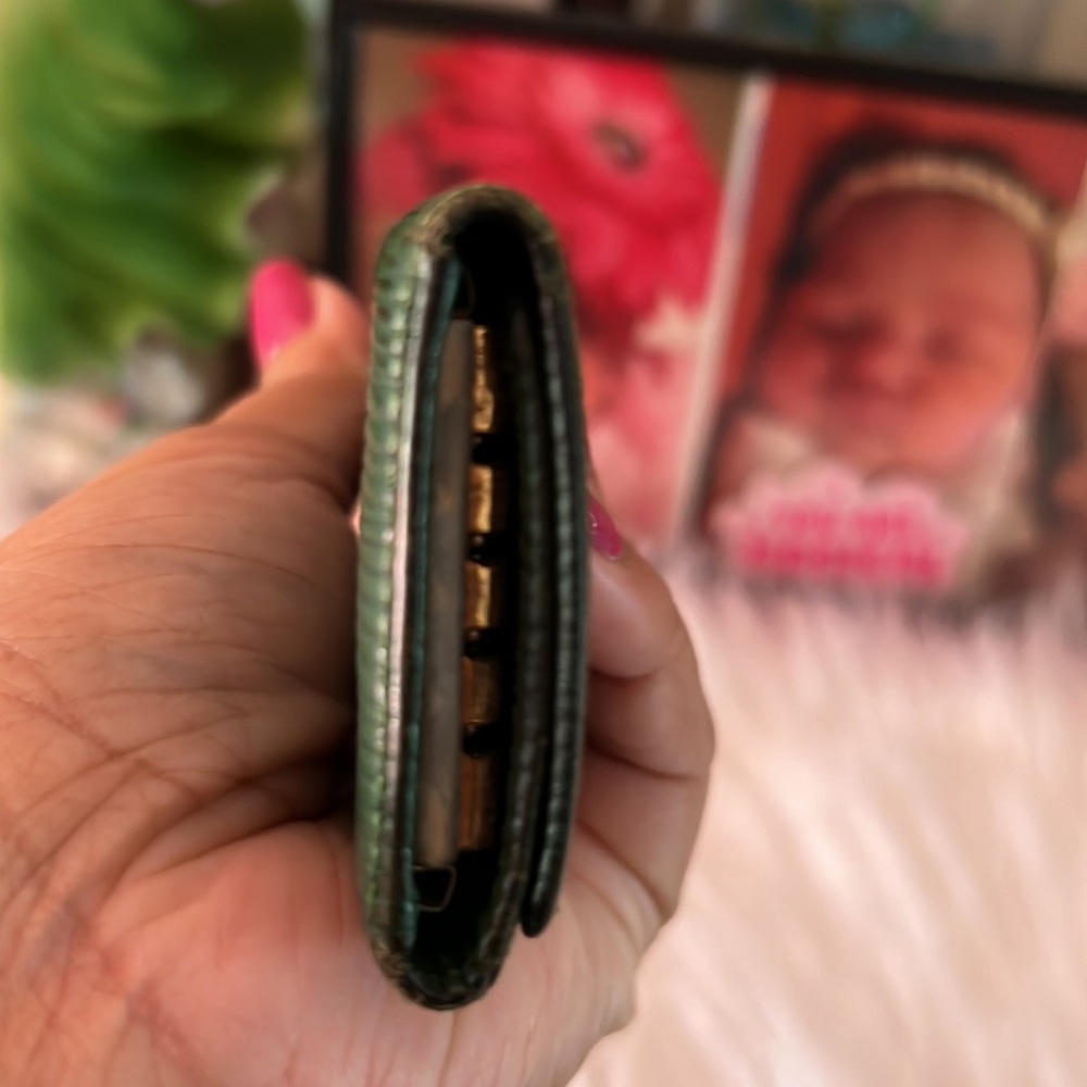 Louis Vuitton Epi 4 Keychain Case. Date Code Ca09… - image 5